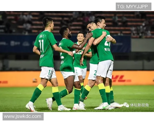 深圳羽毛球队在邀请赛中以52分稳居积分榜首位展现强劲实力