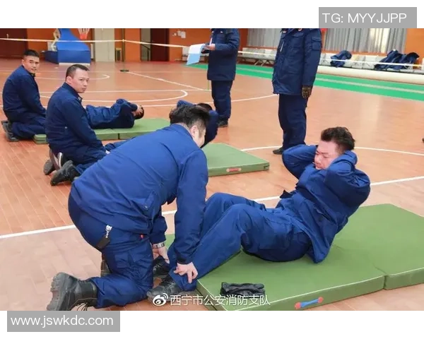 水中足球训练新方式探索提升技术与体能的双重效果